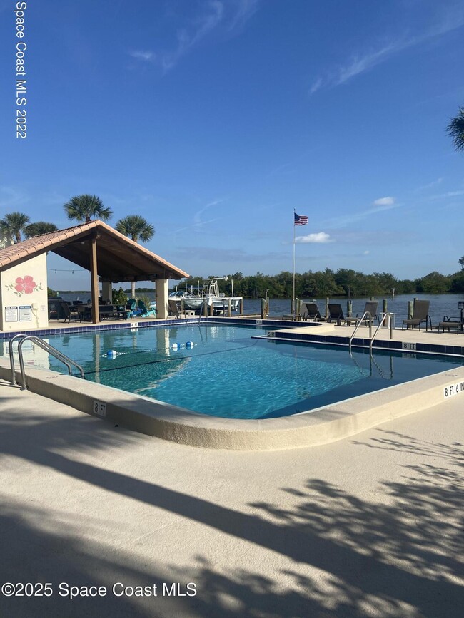 Building Photo - 1605 Minutemen Causeway