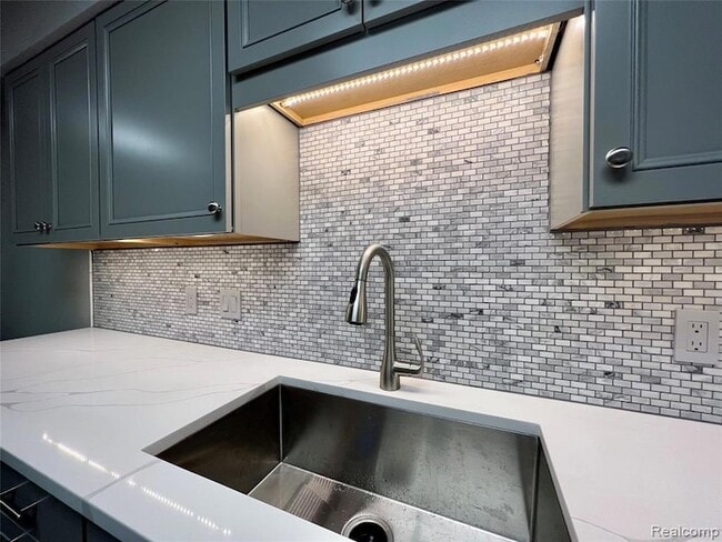 Foto del edificio - 521 E University Dr