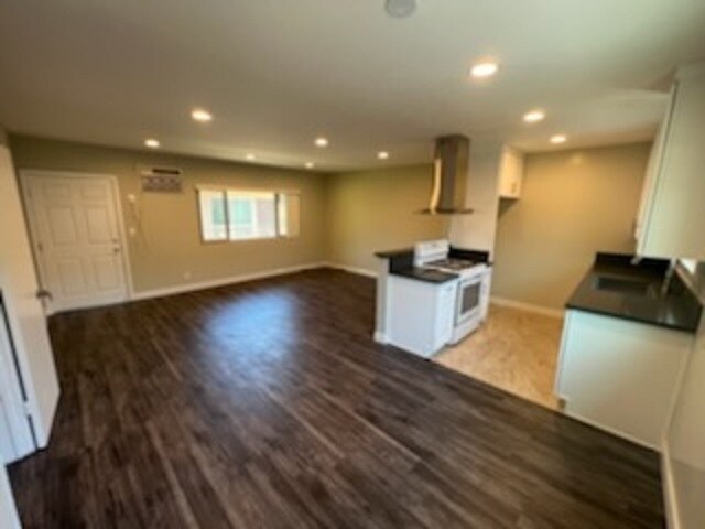 Foto del edificio - 7925 Vineland Ave