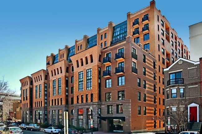 The Exterior - 910 M St NW
