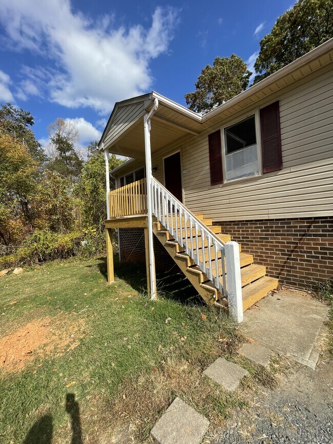 Building Photo - 131 Bellmont Dr
