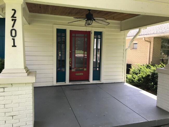 Building Photo - Location, Location, Location! 4br/2ba Home...