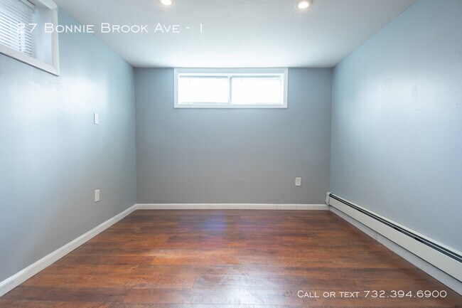Foto del edificio - Sunny one bedroom with cozy neighborhood feel