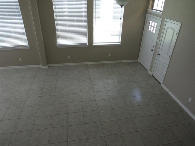 Foto del edificio - 131 Axlewood Ct