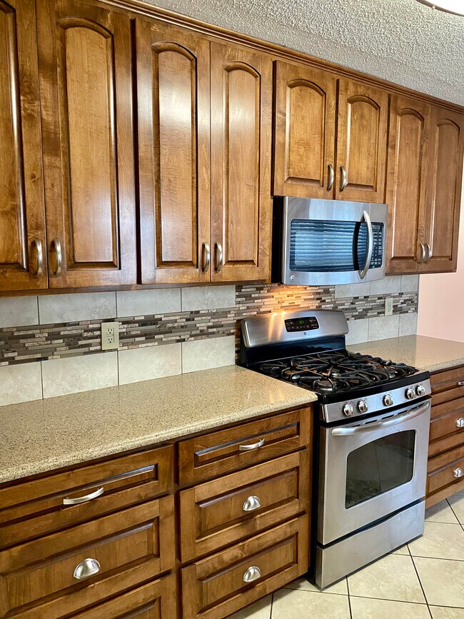 Foto del edificio - 1809 Portland Dr