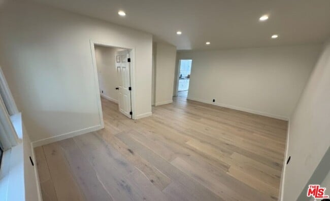 Building Photo - 1534 Mariposa Ave