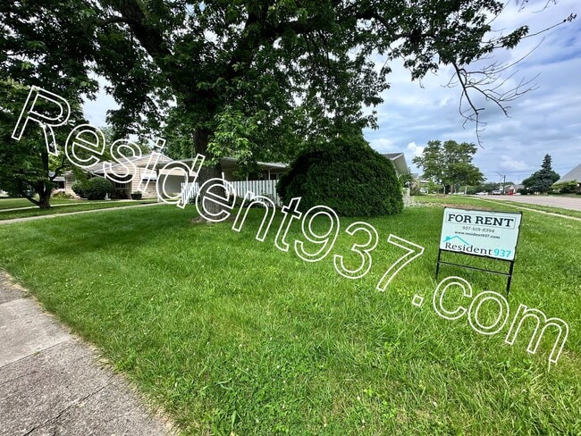 Building Photo - Updated 3 Bed 1 bath Home