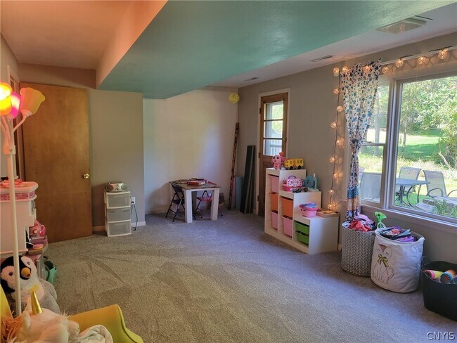 Foto del edificio - 6319 Danbury Dr