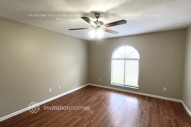 Foto del edificio - 15616 Hidden Lake Cir