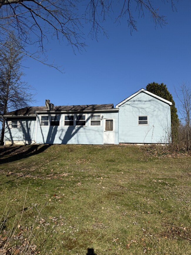 Foto del edificio - 36 Riverview Rd