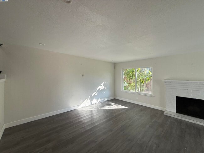 Building Photo - 91 Fountainhead Ct