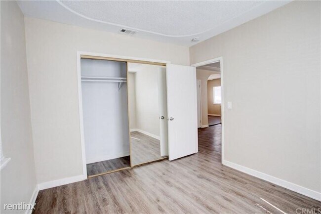Building Photo - 3 br, 2 bath Townhome - 309 Williams St