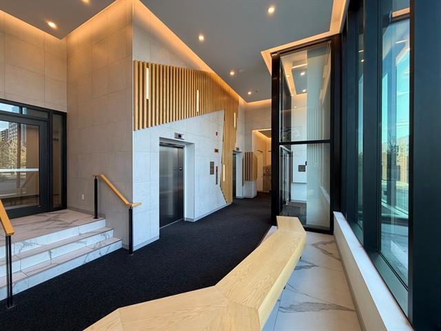 Building Photo - 30 Rue Jos-Montferrand