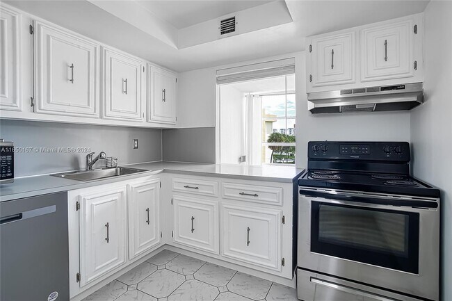 Building Photo - 601 Three Islands Boulevard