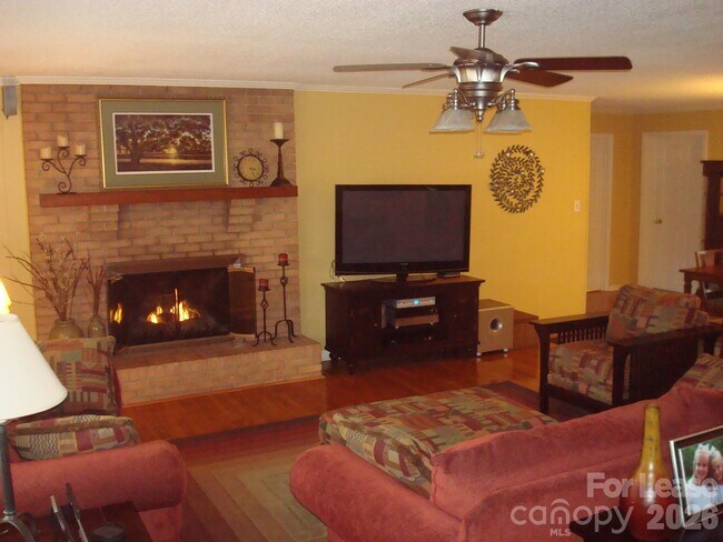 Foto del edificio - 10115 Elmsbrook Ln