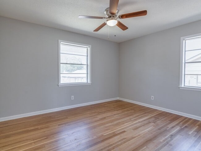 Foto del edificio - FULLY RENOVATED home!