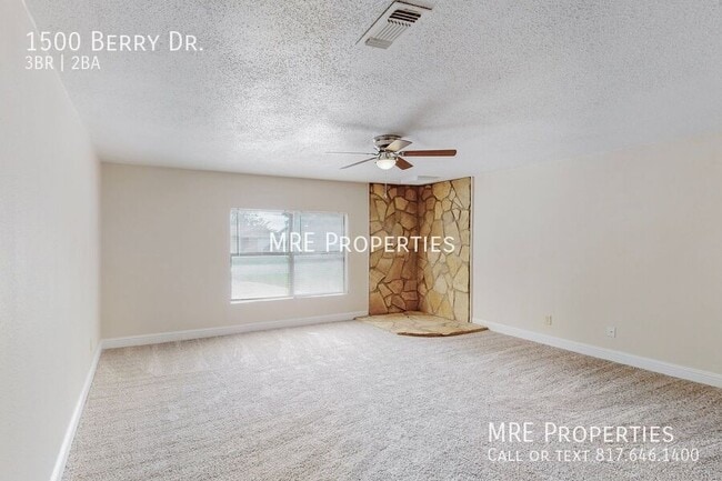 Building Photo - 1500 Berry Dr