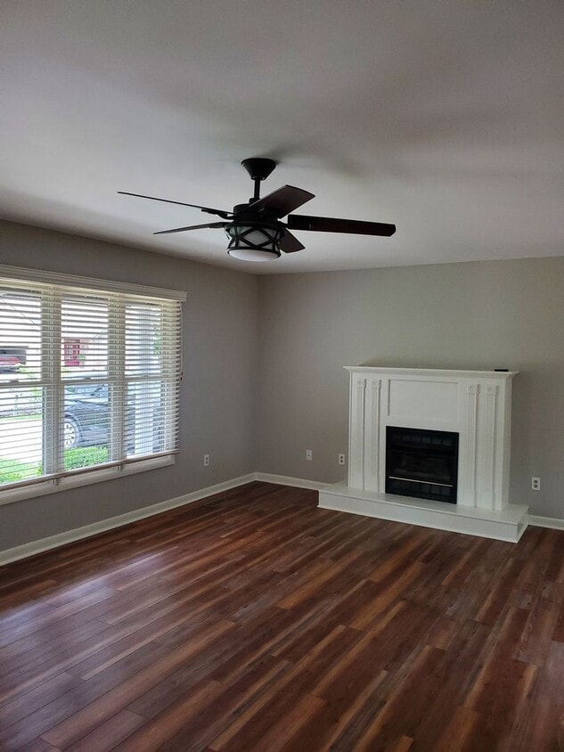 Foto principal - Updated with a lovely view of Lake St. George 3 bedroom / 3 bath