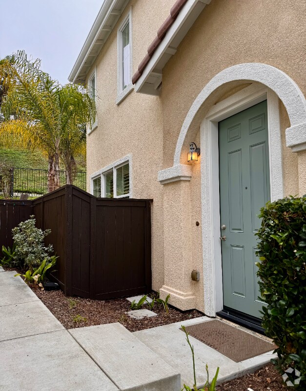 Casitas de la Costa Condominiums Apartments for Rent with Parking