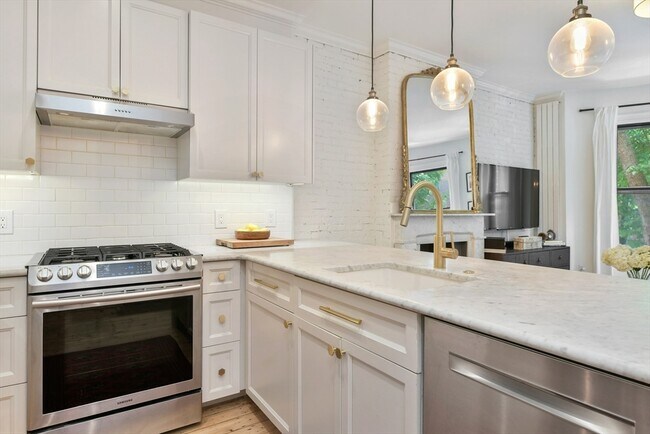 Foto del edificio - 77 Waltham St