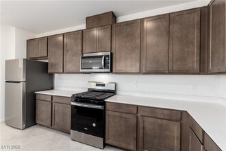 Building Photo - 3564 Dimora St