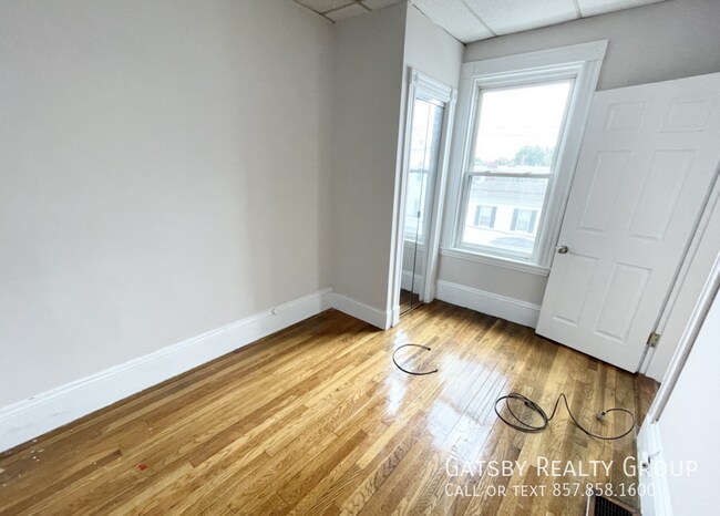 Building Photo - 26 Harbor View St