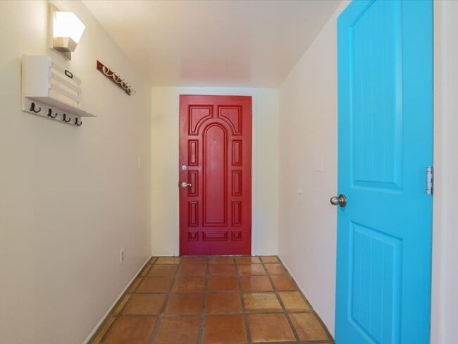 Foto del edificio - ? Stunning Mountain-View Home with Private Pool & All Utilities Included!!