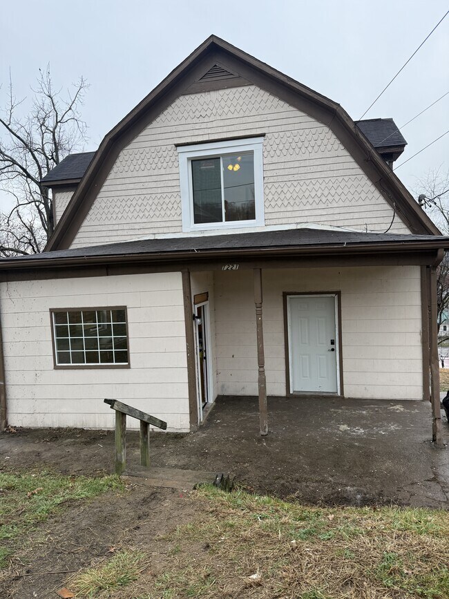 Building Photo - 1221 Stuart St