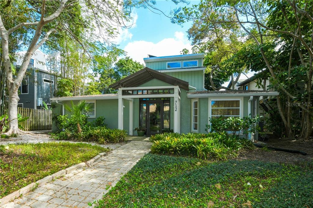 Primary Photo - 712 Tropical Cir