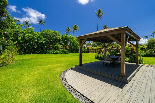 Building Photo - 110 N Kalaheo Ave
