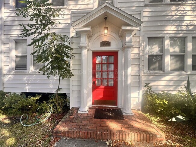 Foto del edificio - 617 N Hyer Ave