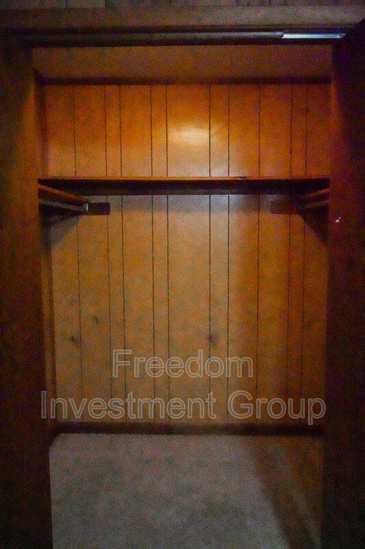 Building Photo - 204 Mavis Ln
