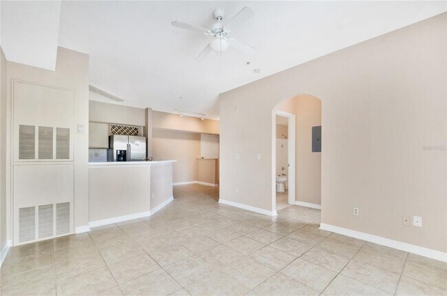 Building Photo - 826 Camargo Way