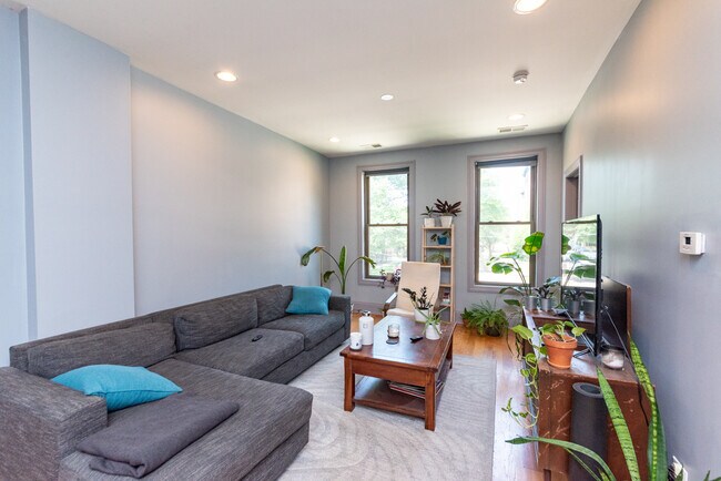 Foto del edificio - 2627 W Hirsch St
