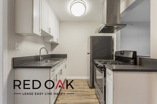 Foto del edificio - ~$1,000 OFF~ Cheerful and Cozy One Bedroom...