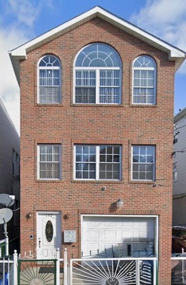 Photo - 142 Ege Avenue Unit 2