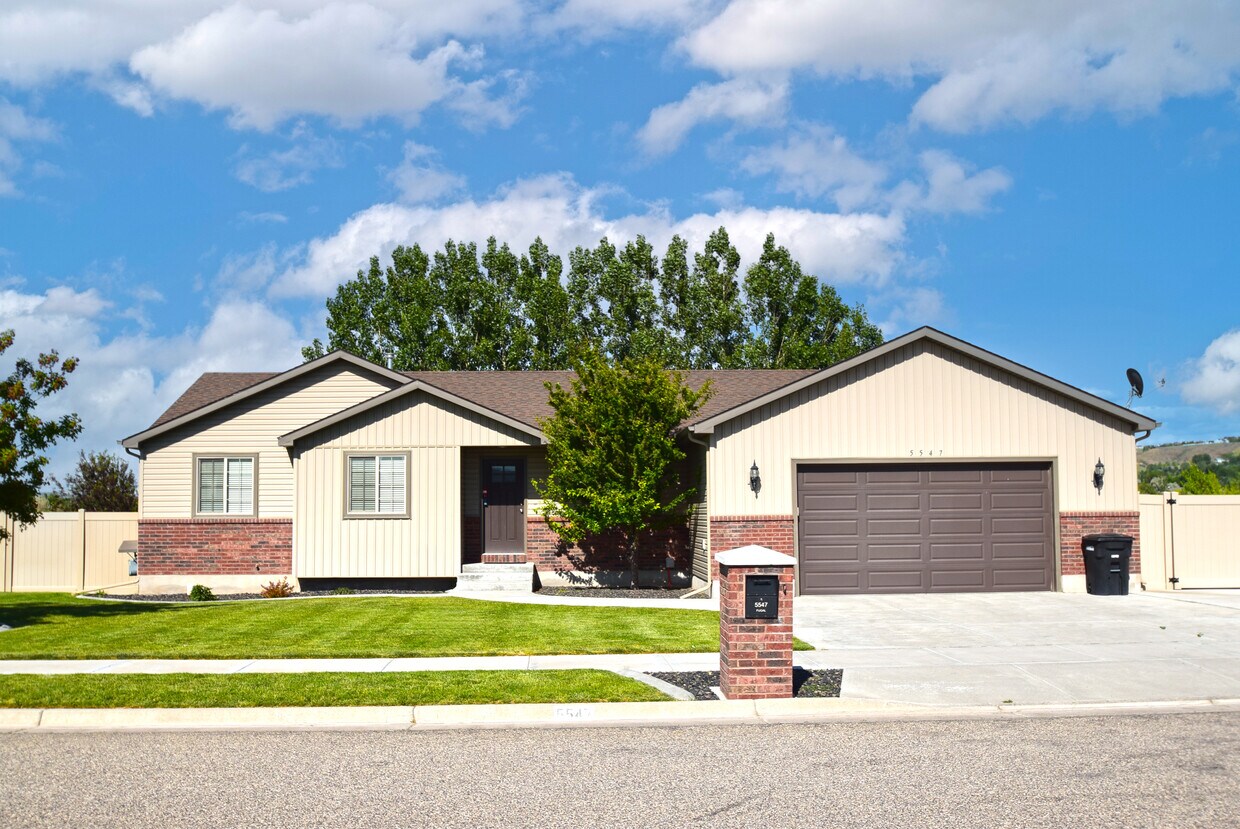 Primary Photo - 5547 Cory Ln