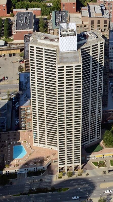 Primary Photo - 1120 S Michigan Ave