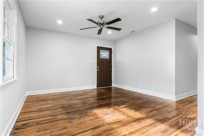 Foto del edificio - 2102 Auburn St