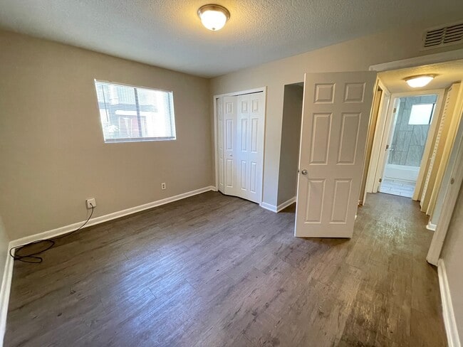 Building Photo - 5026 Westchase Ct