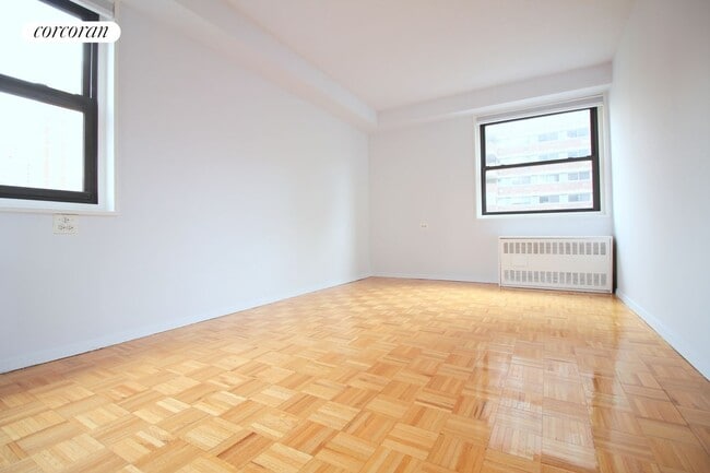Building Photo - 401 2nd Ave