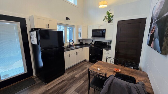 Foto del edificio - 4213-4213 Trinity Rd