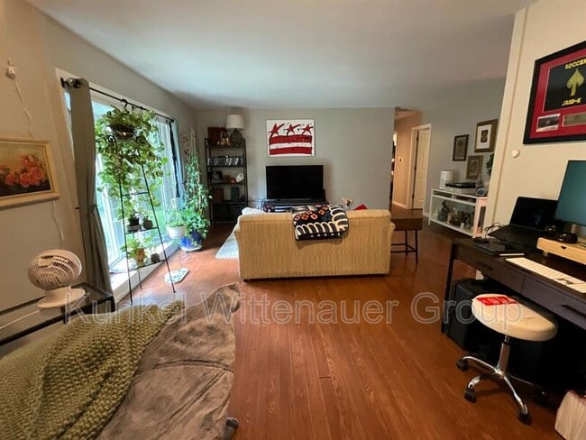 Foto del edificio - 24 Coachlight Dr