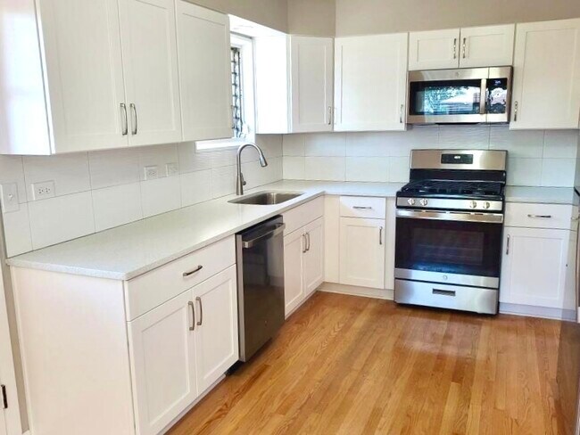 Foto del edificio - 2140 Eastview Dr