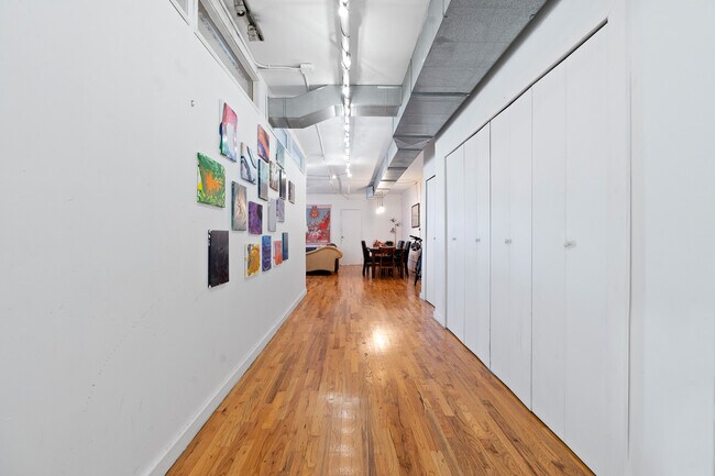 Building Photo - 164 Mulberry St