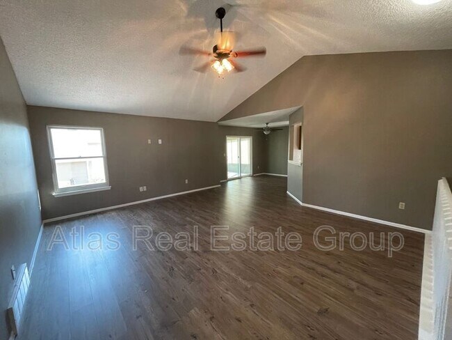 Building Photo - 6225 Montarbor Dr