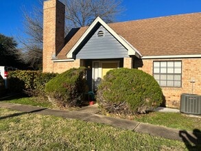 Building Photo - 1601 Faro Dr
