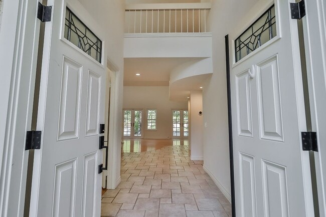 Building Photo - 2086 Glastonbury Rd