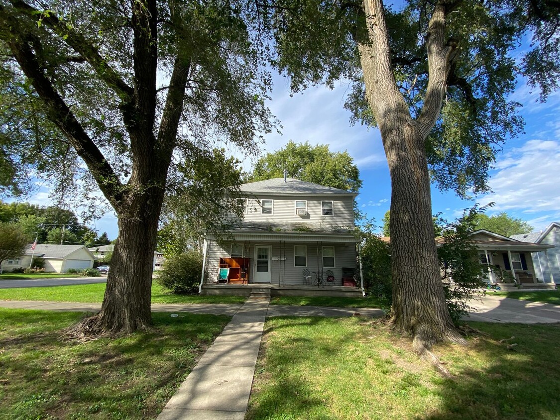 Primary Photo - 2620 Richmond Ave