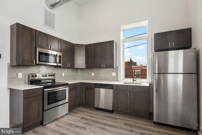 Building Photo - 1705 Jackson St